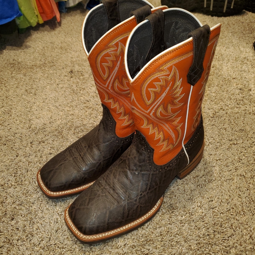 Ariat Quickdraw Elephant Print